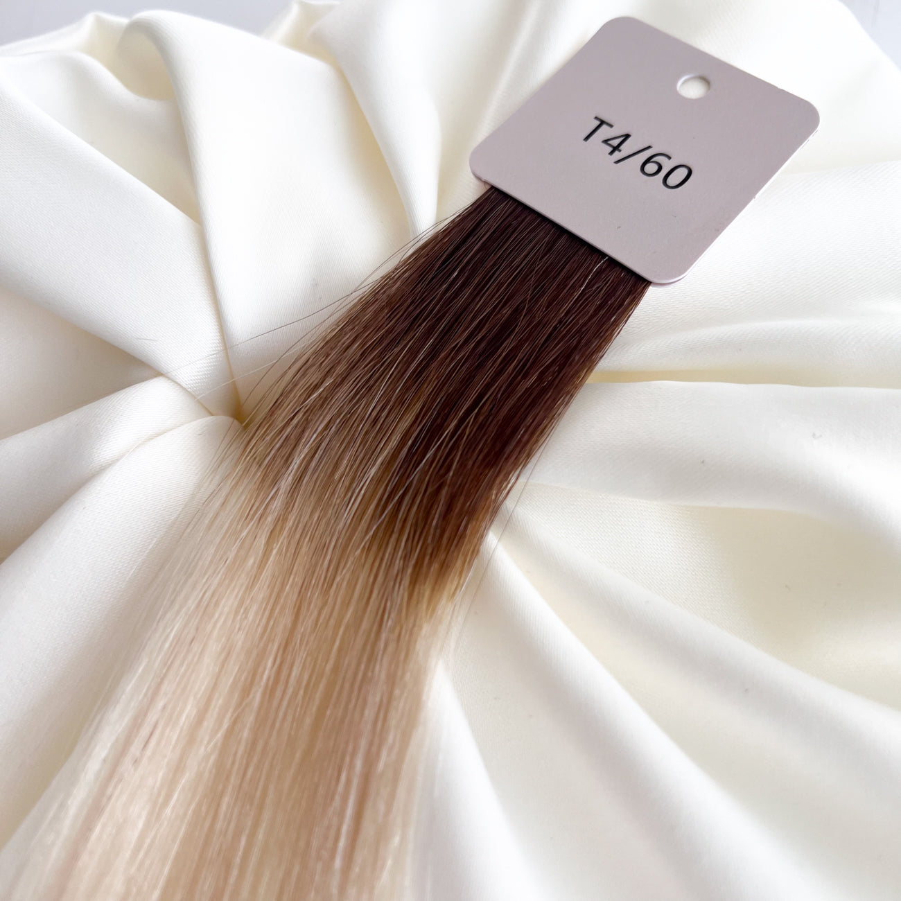 Farbmuster für Extensions – Slawisches Echthaar